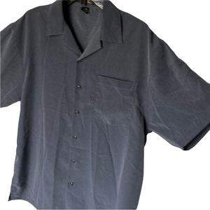 DKNY men’s blue short sleeve button down shirt size Medium